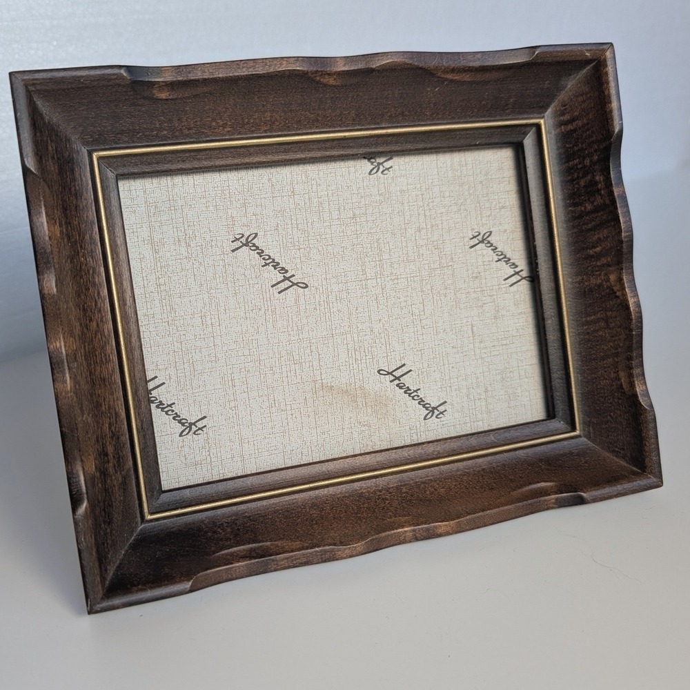 Hartcraft Wood Picture Frame 5x7 Dark Brown Scalloped Edge Gold Trim VTG